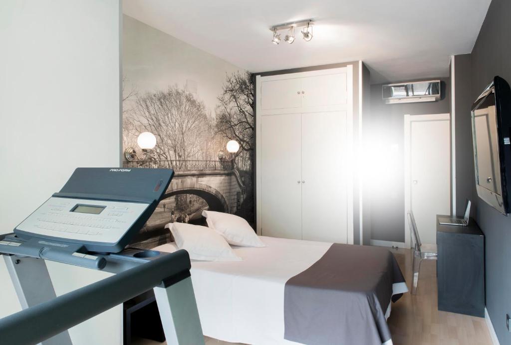 Hospedium Hostal Un Punto Chic Huesca Eksteriør billede