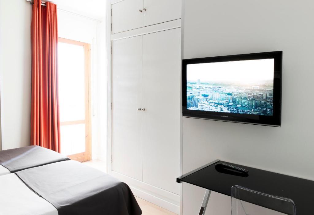 Hospedium Hostal Un Punto Chic Huesca Eksteriør billede