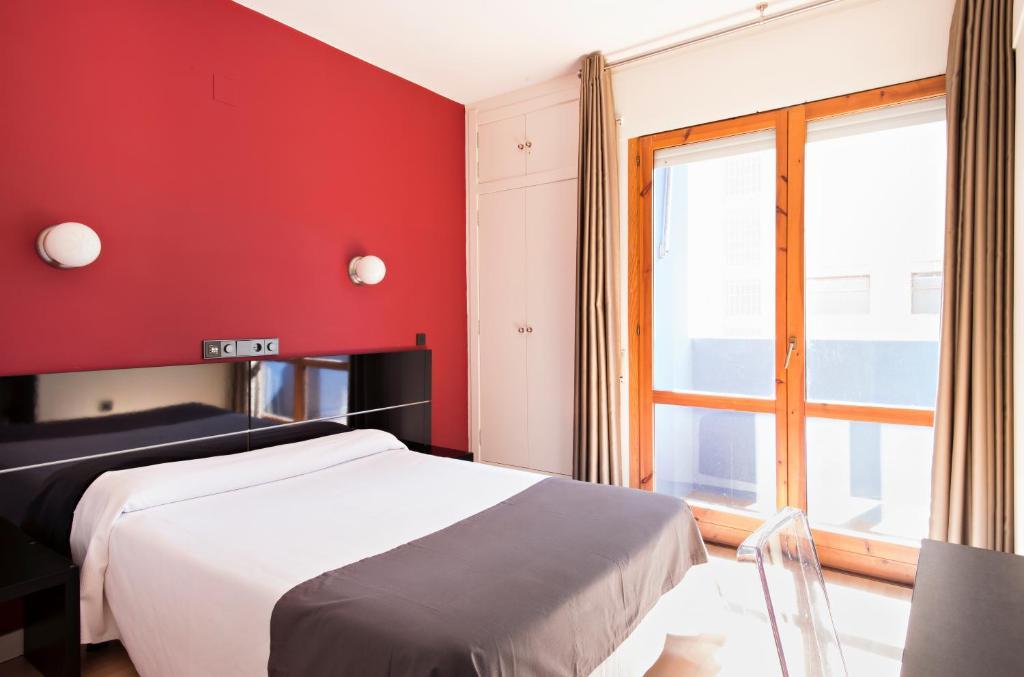 Hospedium Hostal Un Punto Chic Huesca Eksteriør billede