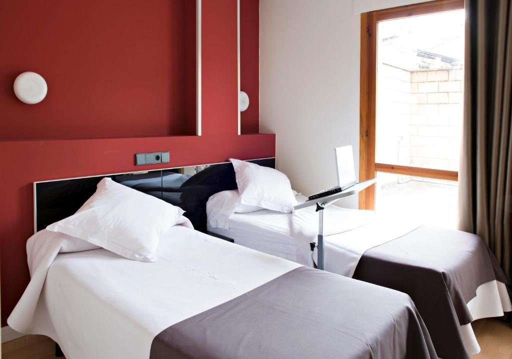 Hospedium Hostal Un Punto Chic Huesca Eksteriør billede