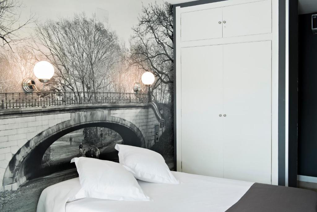 Hospedium Hostal Un Punto Chic Huesca Eksteriør billede